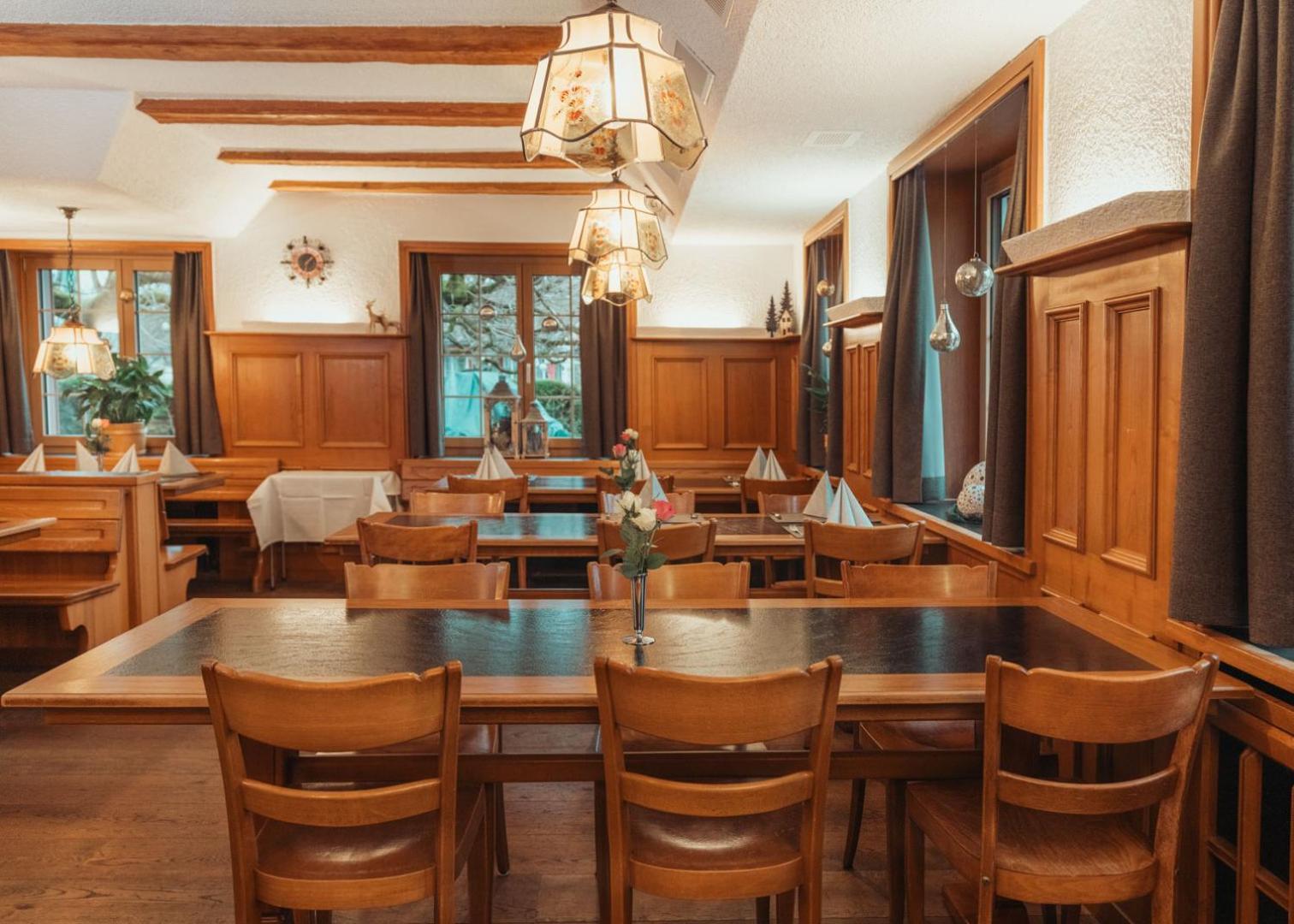 Hotel Restaurant Kreuz Kaiserstuhl Bagian luar foto