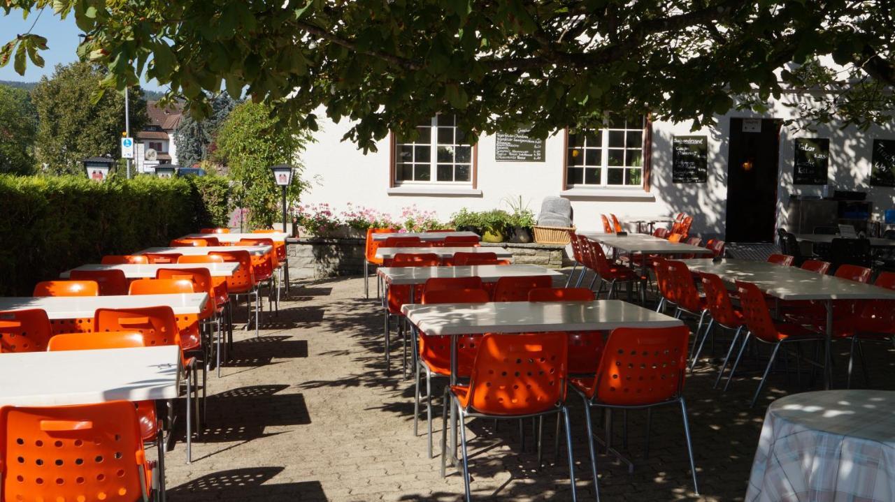 Hotel Restaurant Kreuz Kaiserstuhl Bagian luar foto