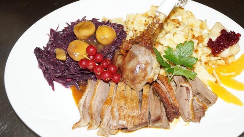 Hotel Restaurant Kreuz Kaiserstuhl Bagian luar foto